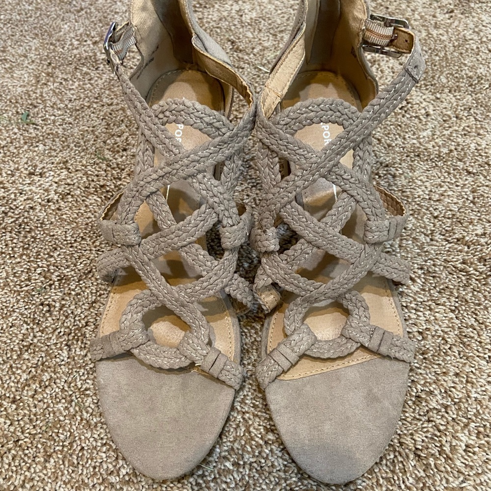 Cute heel shoes